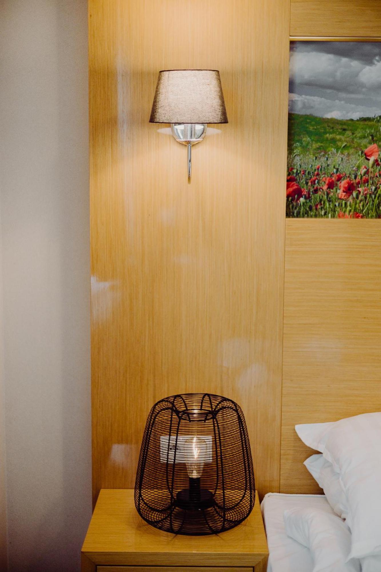 Hotel Bonsai Niemcza Exteriör bild
