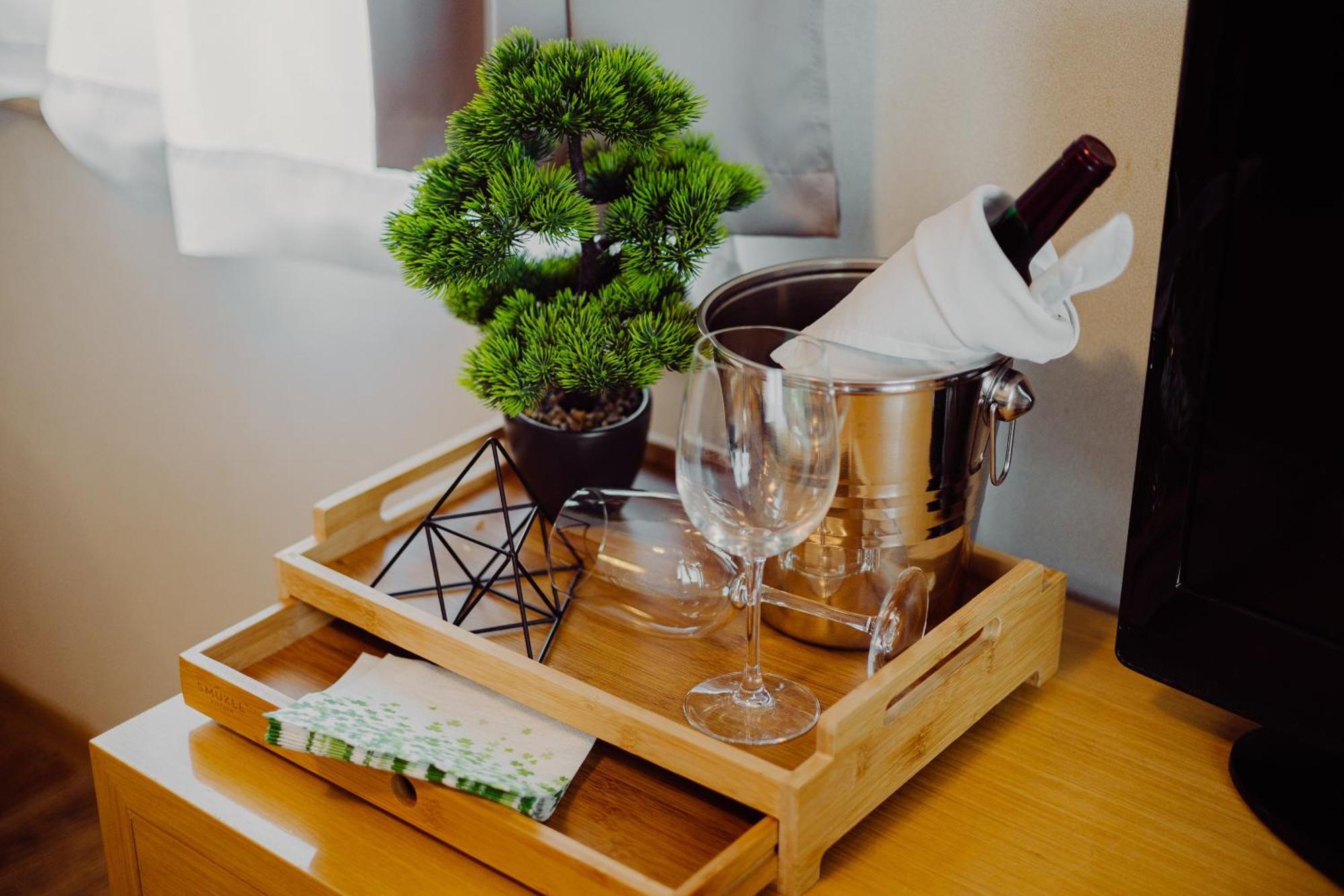 Hotel Bonsai Niemcza Exteriör bild