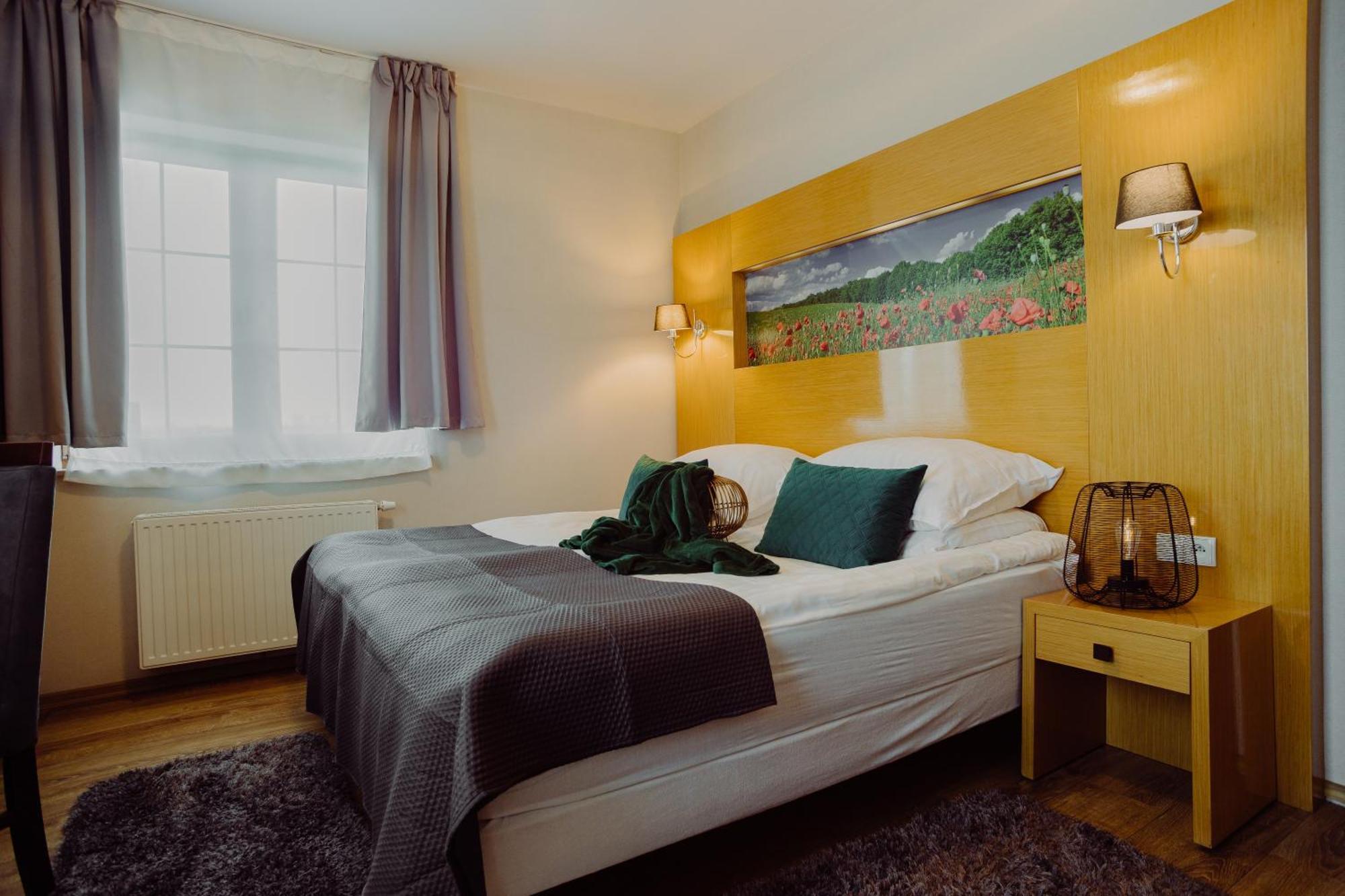 Hotel Bonsai Niemcza Exteriör bild